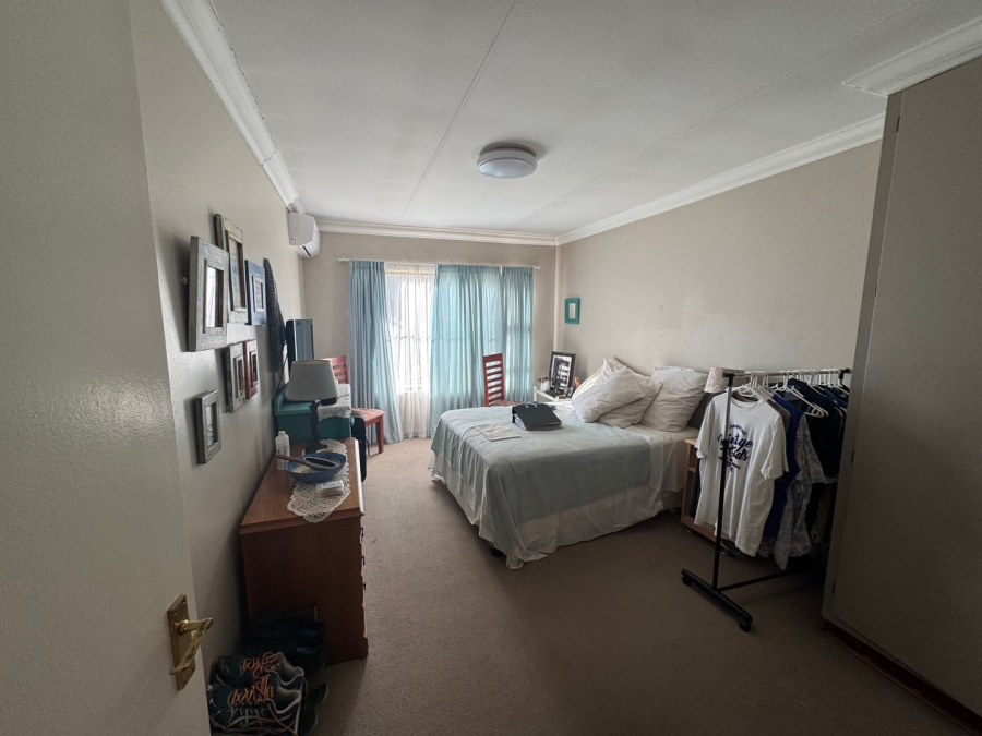 3 Bedroom Property for Sale in Langenhovenpark Free State